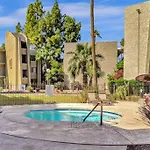 Renovated Condo With Pool, Spa, & Gym Access