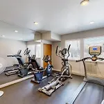 Renovated Condo With Pool, Spa, & Gym Access