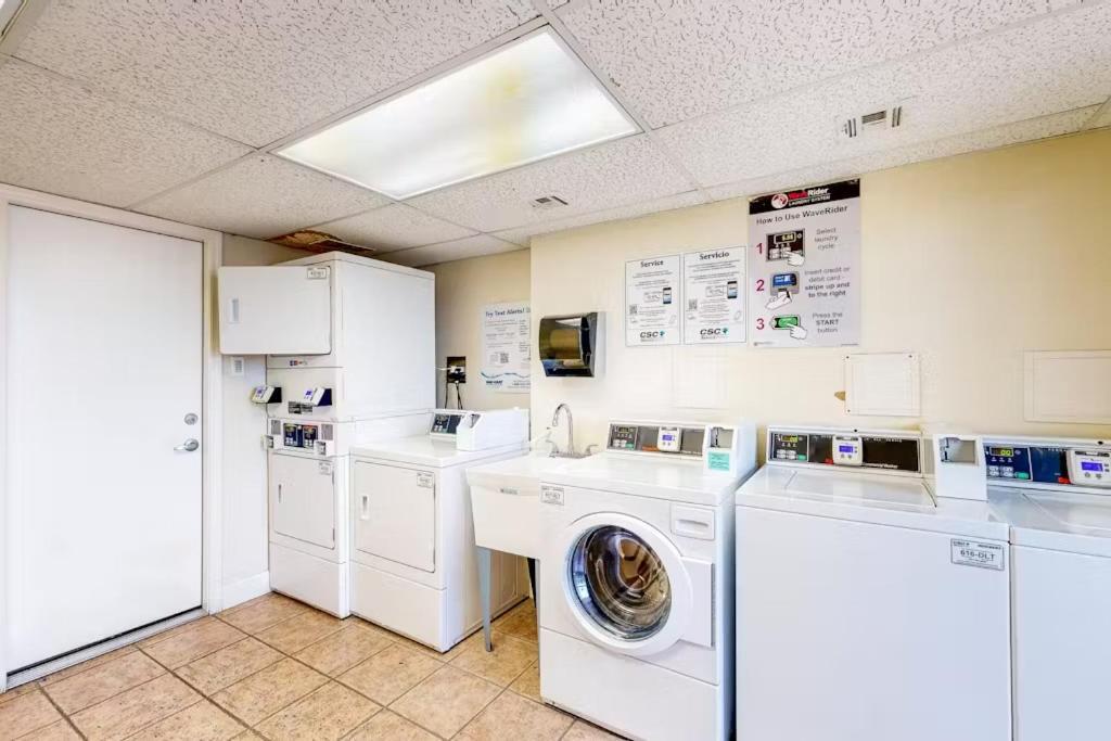 Renovated With Pool, Spa, & Gym Access * Scottsdale